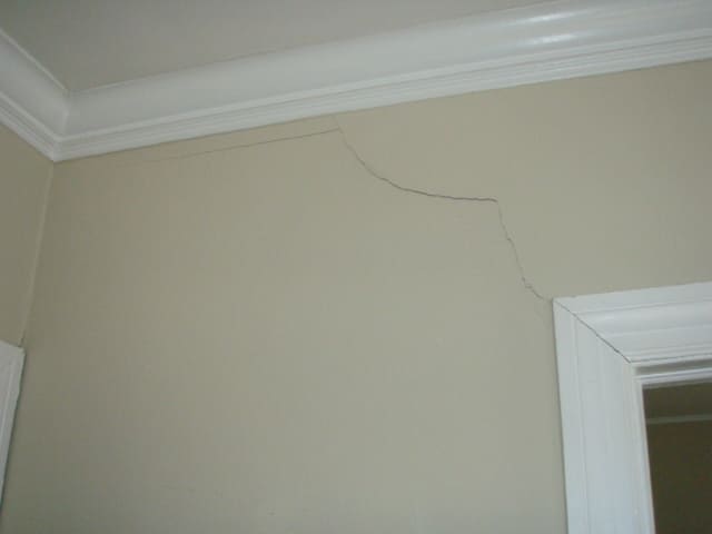 crack in drywall